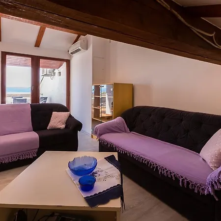 Apartment Apartman Weitzenfeld Selce